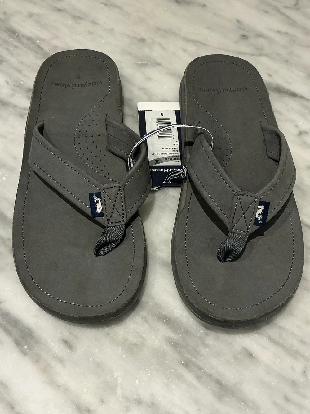 Vineyard Vines Men's Gray Harbor Contoured Leather Flip Flops